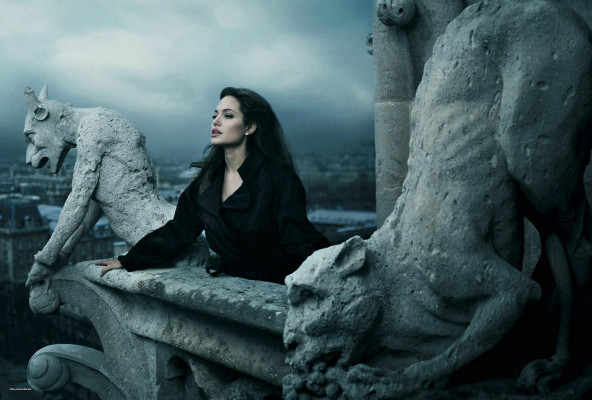 Angelina Jolie pic #109447