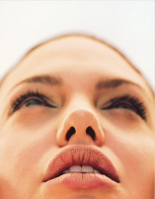 Angelina Jolie pic #135733