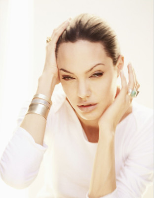 Angelina Jolie pic #135735