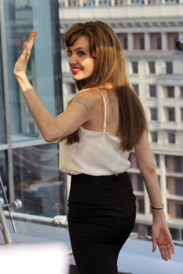 Angelina Jolie pic #274432