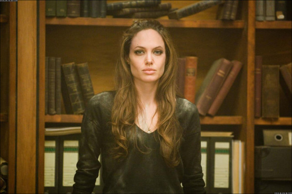 Angelina Jolie pic #883428