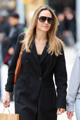 Angelina Jolie pic #1350164