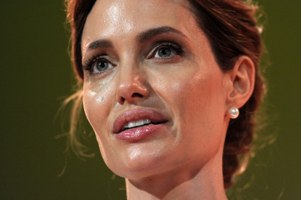 Angelina Jolie pic #713503