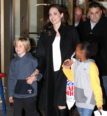 Angelina Jolie pic #743304