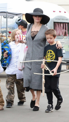 Angelina Jolie pic #992410