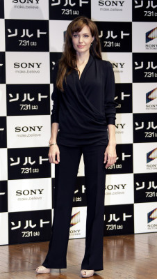 Angelina Jolie pic #414915