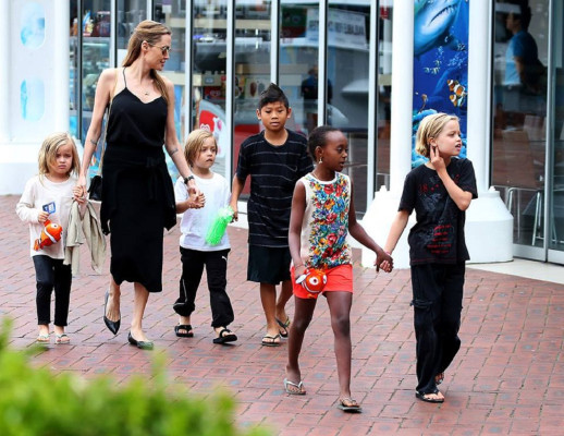 Angelina Jolie pic #633680