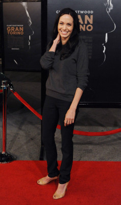 Angelina Jolie pic #120477