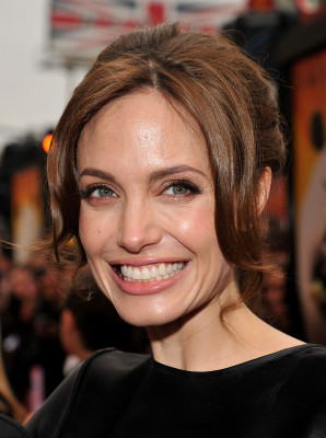 Angelina Jolie pic #380925