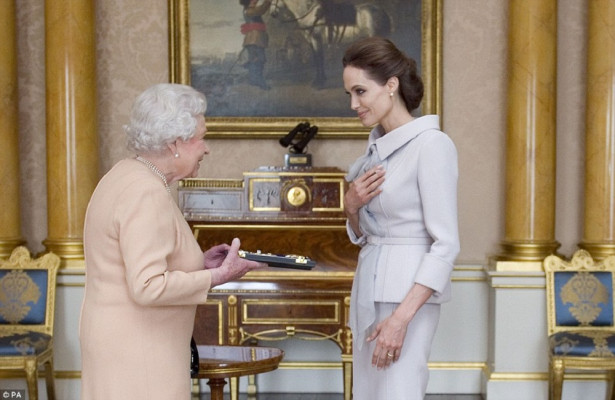 Angelina Jolie pic #733676