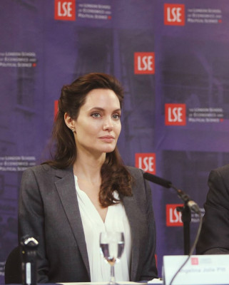 Angelina Jolie pic #759522