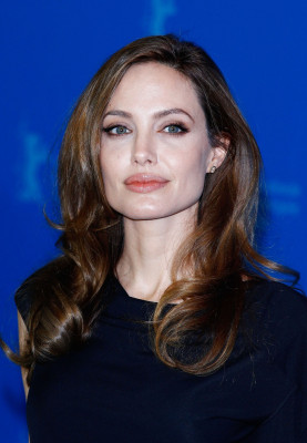 Angelina Jolie pic #446243