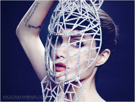 Angelina Jolie pic #737921