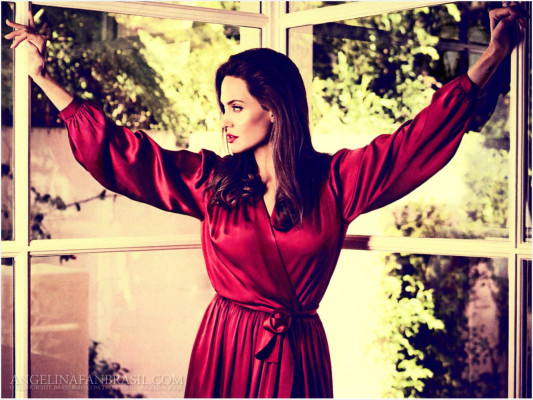 Angelina Jolie pic #723148
