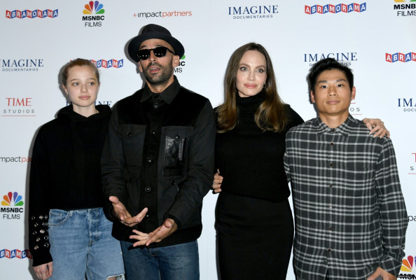 Angelina Jolie pic #1283830