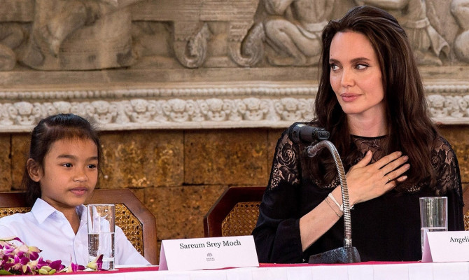 Angelina Jolie pic #911280