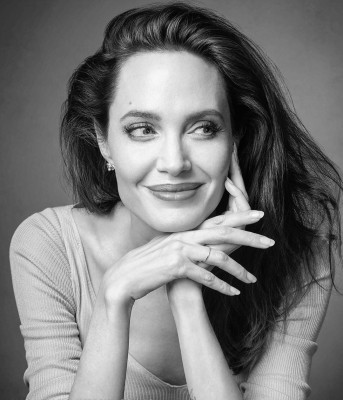 Angelina Jolie pic #969960