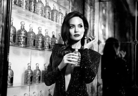 Angelina Jolie pic #1069952