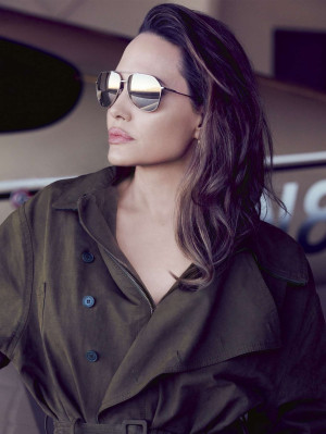 Angelina Jolie pic #1167049