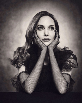 Angelina Jolie pic #1185054