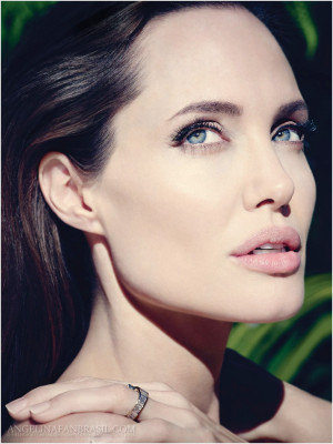 Angelina Jolie pic #723144