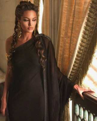 Angelina Jolie pic #1234746