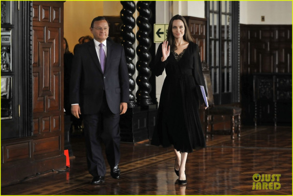 Angelina Jolie pic #1078333