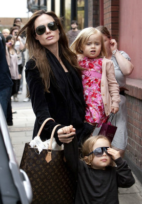Angelina Jolie pic #394268