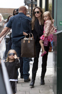 Angelina Jolie pic #422080