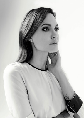 Angelina Jolie pic #750687