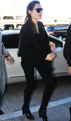 Angelina Jolie pic #755927