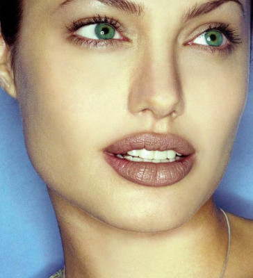 Angelina Jolie pic #213617