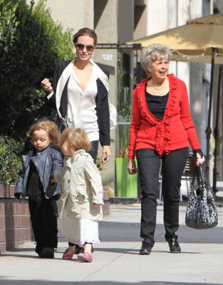 Angelina Jolie pic #453948