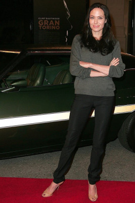 Angelina Jolie pic #566737