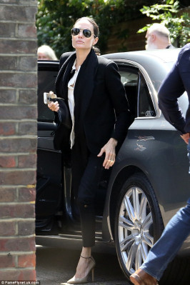 Angelina Jolie pic #784865