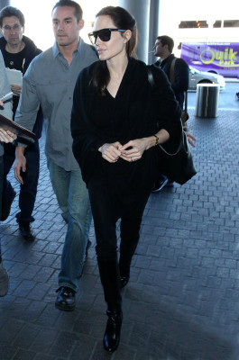 Angelina Jolie pic #755898