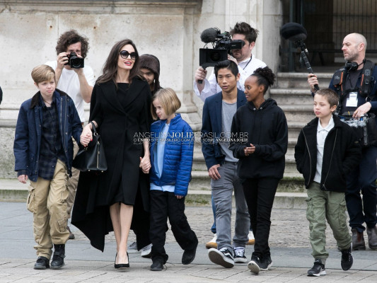 Angelina Jolie pic #1004148