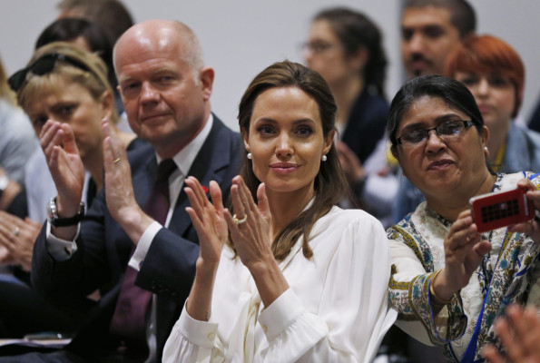 Angelina Jolie pic #713500