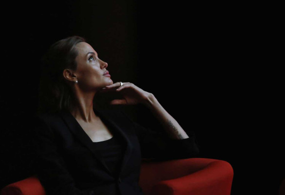 Angelina Jolie pic #713530