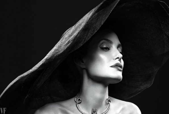 Angelina Jolie pic #953777