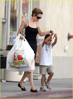 Angelina Jolie pic #85724