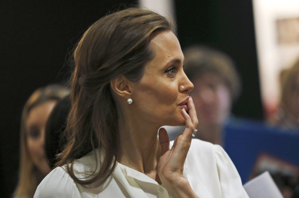 Angelina Jolie pic #713497