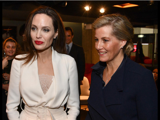 Angelina Jolie pic #1113595