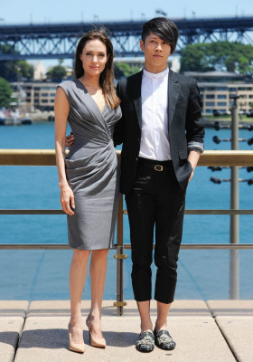 Angelina Jolie pic #742144