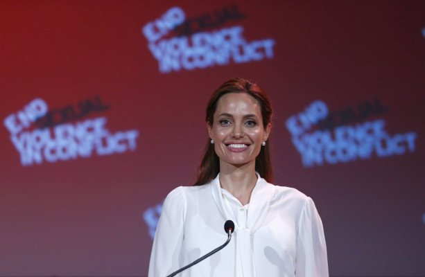 Angelina Jolie pic #713491