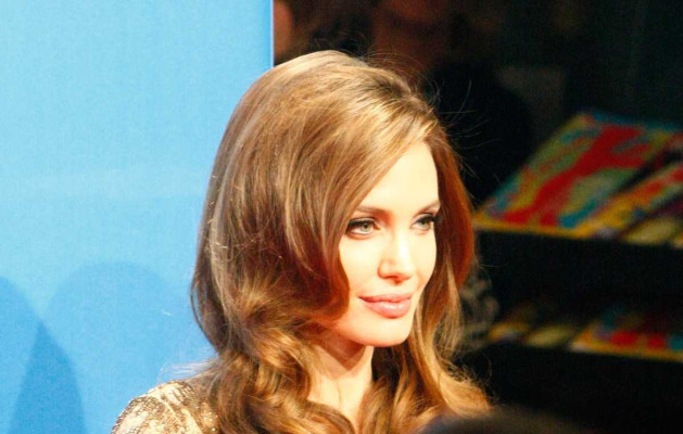 Angelina Jolie pic #493759