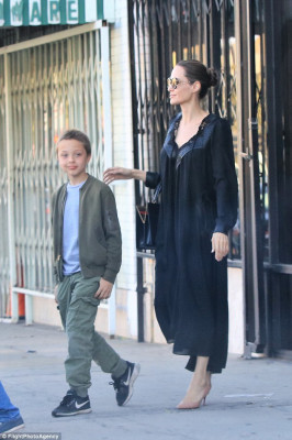 Angelina Jolie pic #1107785