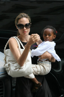 Angelina Jolie pic #122333
