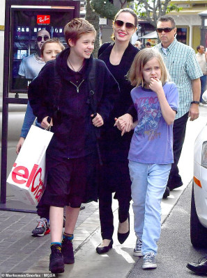 Angelina Jolie pic #1107787