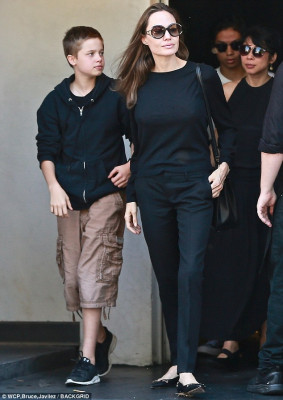 Angelina Jolie pic #1107786